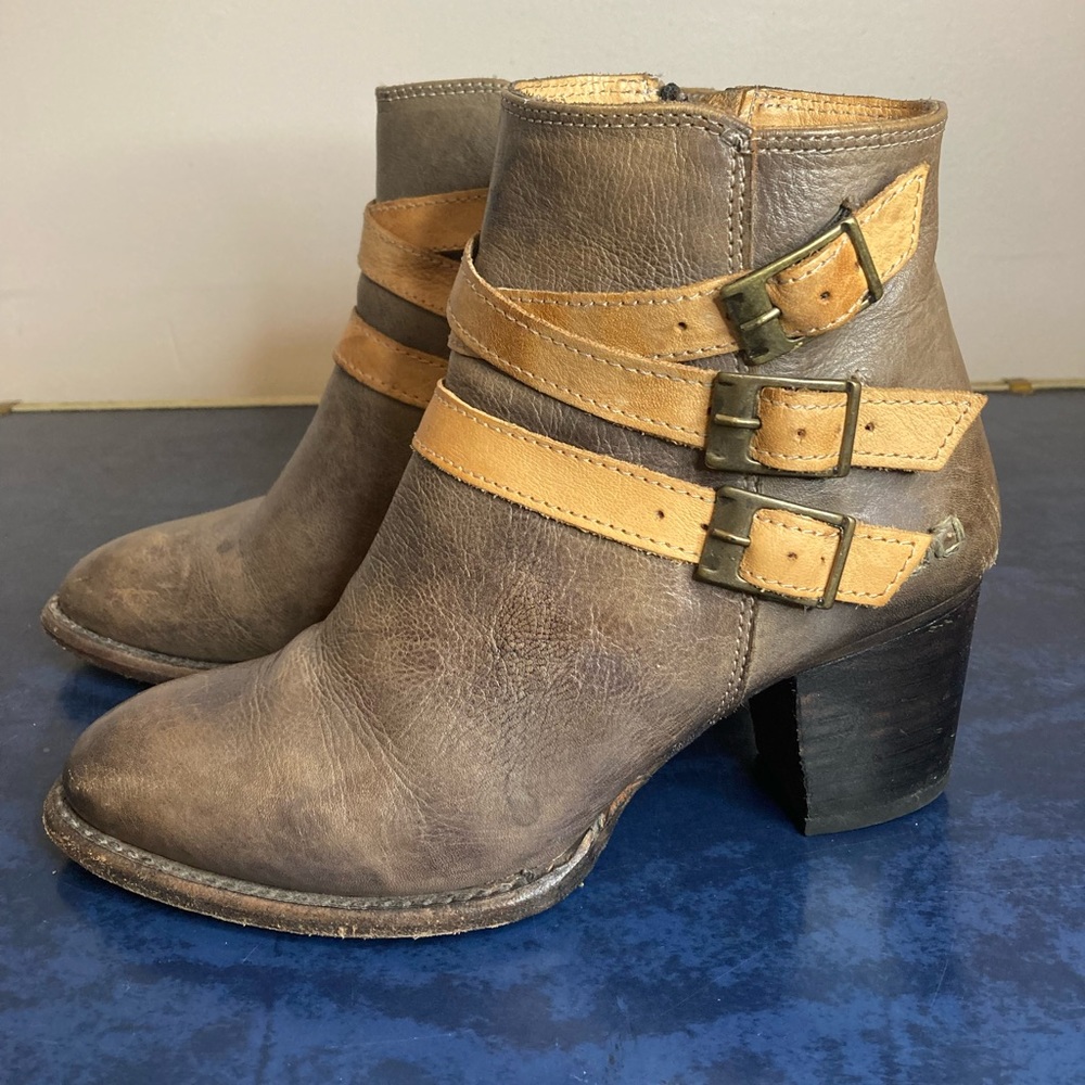 Bed|Stu Cobbler Series Smoke Blue “Begin” Harness Bootie with Stacked Heel